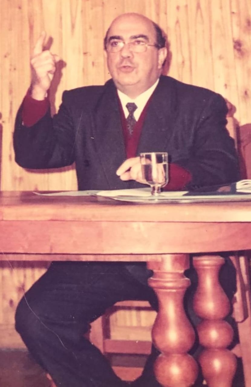 Hipólito Saá disertando